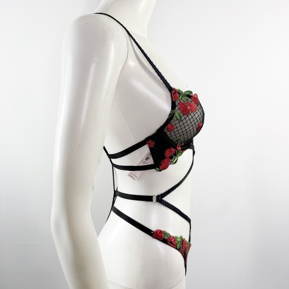 Victoria's Secret Black Mesh Bra Set Lingerie Size XS Sexy Cherry Embroidery NEW - Picture 7 of 11